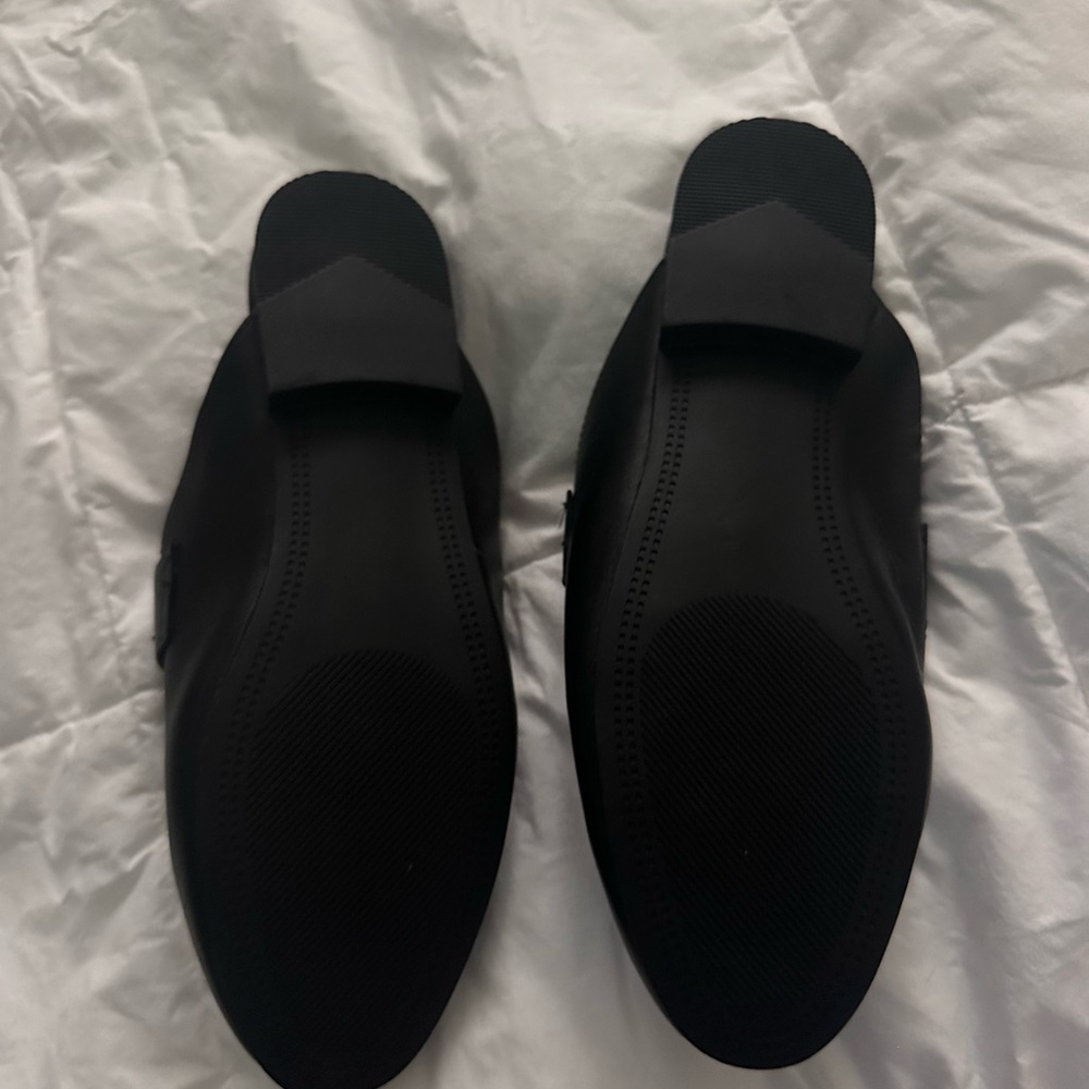 Steve Madden Black mules with Gold horsebit - Picture 2 of 2